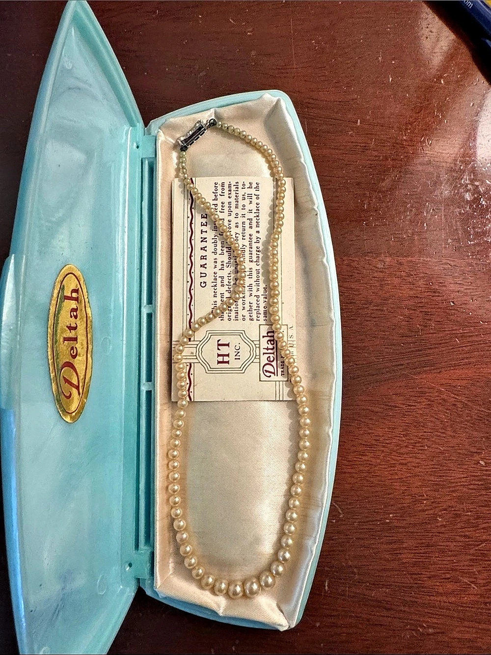 Deltah Vintage Pearl Necklace in Cream